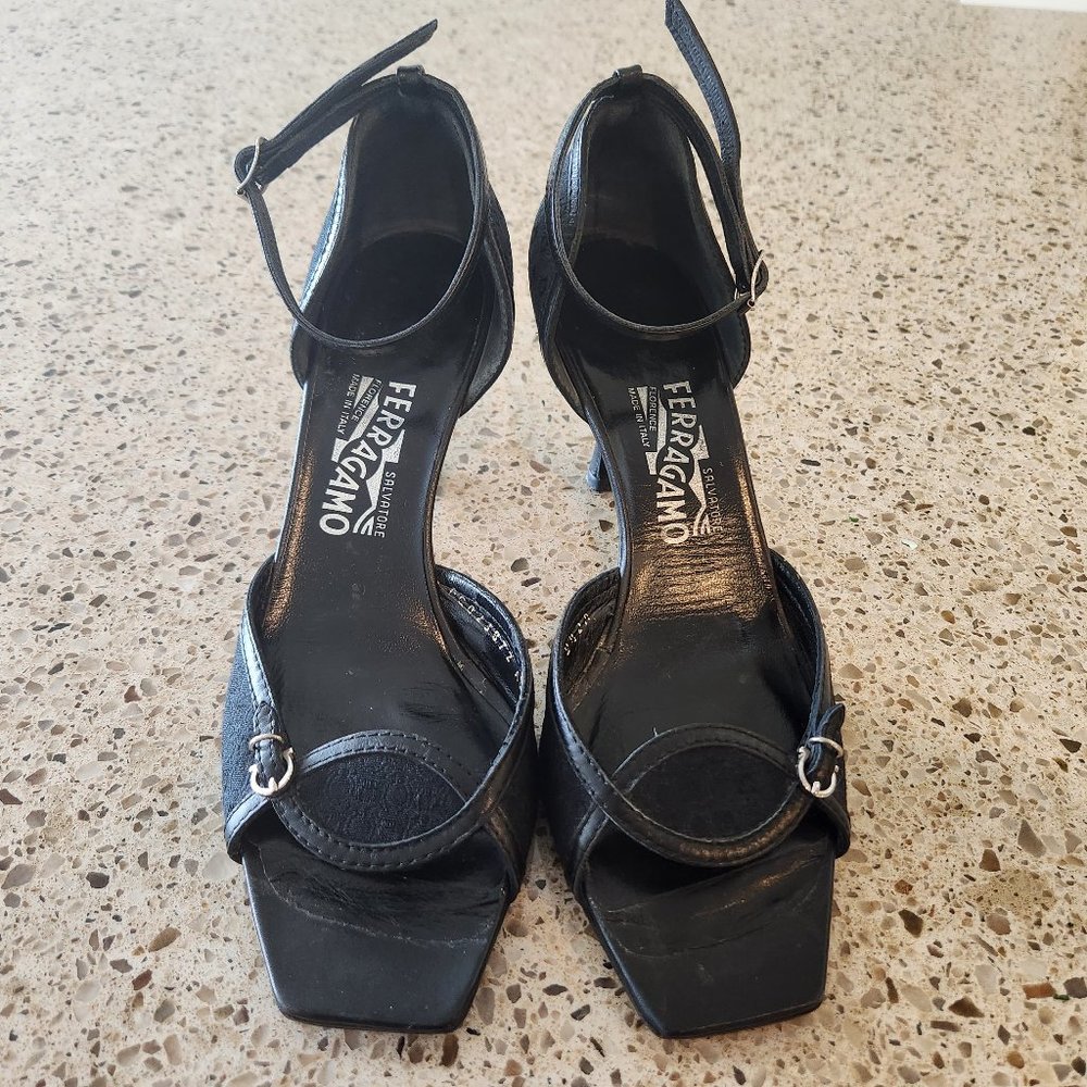 Vintage Strappy Black Heels- Salvatore Ferragamo 9 1/2 2A - Picture 4 of 8
